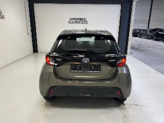 Toyota Yaris HYBRIDE picture 4
