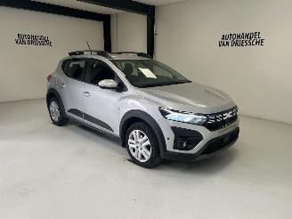 Vaurioauto  passenger cars Dacia Sandero LPG+ ESSENCE 2023/11