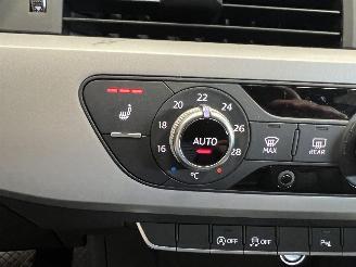 Audi A4 S-TRONIC picture 16