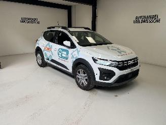 krockskadad bil auto Dacia Sandero LPG- BENZINE 2023/12