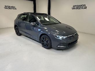 Voiture accidenté Volkswagen Golf PLUGIN HYBRIDE 2022/11