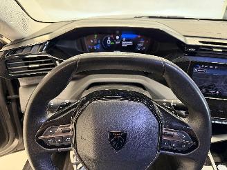 Peugeot 308 ALLURE PLUG IN picture 14