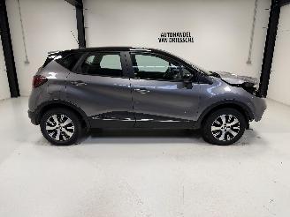 skadebil auto Renault Captur  2019/2