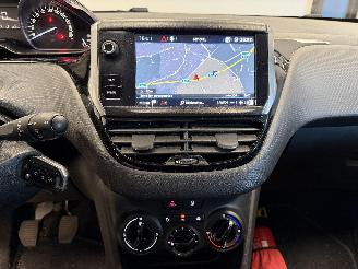 Peugeot 208 SIGNATURE picture 12