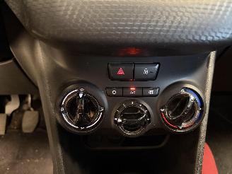 Peugeot 208 SIGNATURE picture 14