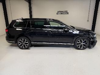 krockskadad bil auto Volkswagen Passat GTE/ PLUG IN 2023/8