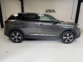 Vaurioauto  passenger cars Peugeot 3008 ALLURE 2018/10