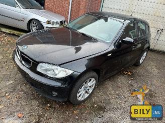 Coche siniestrado BMW 1-serie E87 116i N45 black-sapphire metallic (475) 2005/1