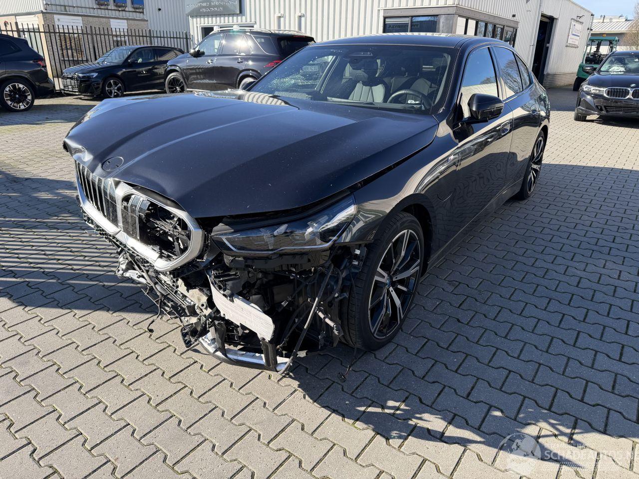 BMW 5-serie 530 e xDrive M Sport Pano HUD Plugin Hybrid