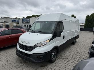 krockskadad bil bedrijf Iveco Daily Daily 35C16  Hoog+Lang 2025/9