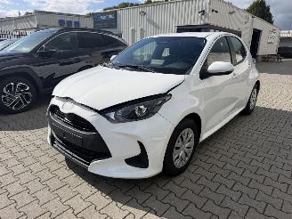 krockskadad bil auto Toyota Yaris 1.5 Hybride Automaat VVTI HEV 2025/3