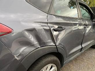 Hyundai Tucson 1.6 I picture 18