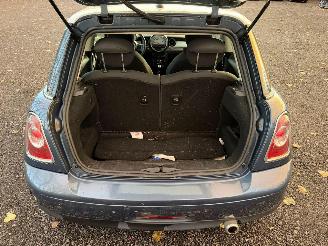 Mini Cooper D picture 15