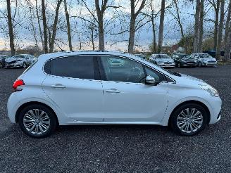 skadebil auto Peugeot 208 ALLURE 2016/8