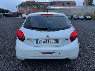 Peugeot 208 ALLURE picture 14