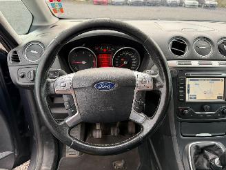 Ford Galaxy GHIA picture 27