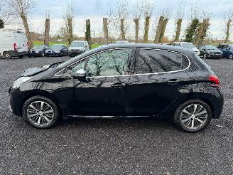 Peugeot 208 ALLURE picture 9