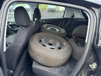 Peugeot 208 ALLURE picture 18