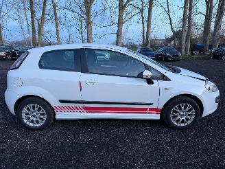 skadebil auto Fiat Punto Evo  2011/5