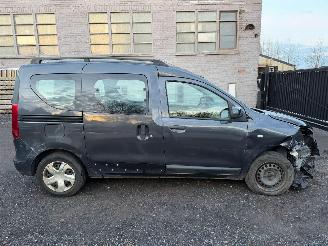 skadebil auto Dacia Dokker LAUREATE 2014/8