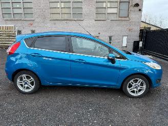 krockskadad bil auto Ford Fiesta TITANIUM 2015/2