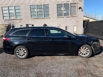 krockskadad bil auto Ford Mondeo TREND 2017/2