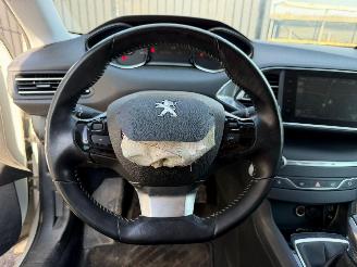 Peugeot 308 II SW STYLE picture 27