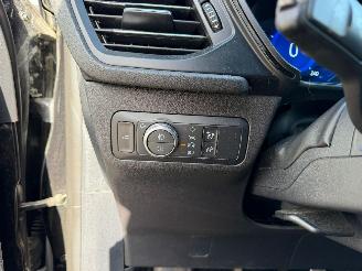 Ford Kuga ST-LINE X picture 32