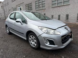 Peugeot 308 1.4 I picture 2