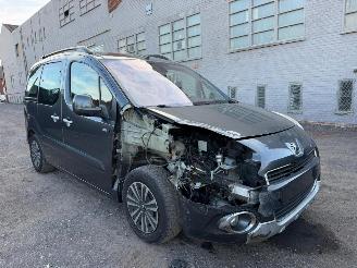 Coche accidentado Peugeot Partner 1.6HDI 2014/7