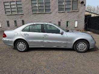 skadebil auto Mercedes E-klasse 220 CDI 2005/6