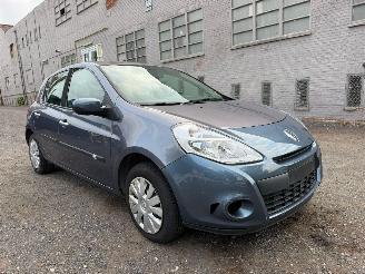 Renault Clio EXPRESSION picture 2