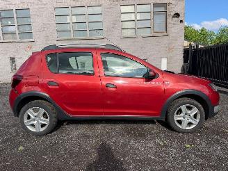 krockskadad bil auto Dacia Sandero PLUS 2014/4