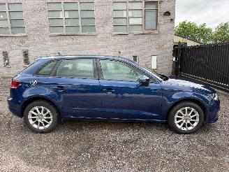 skadebil auto Audi A3 ATTRACTION 2015/12