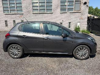 Auto incidentate Peugeot 208 SIGNATURE 2018/9