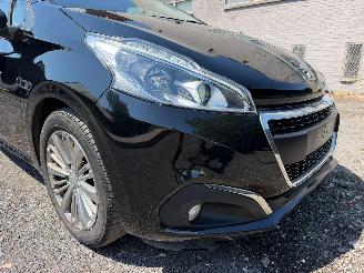 Peugeot 208 1.2 I picture 3