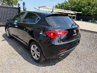 Alfa Romeo Giulietta 1.6 JTD picture 10
