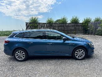 Auto incidentate Renault Mégane IV GRANDTOUR 2018/5