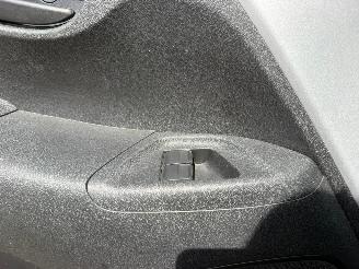 Peugeot 108 ACTIVE picture 34