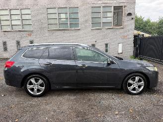 skadebil auto Honda Accord EXECUTIVE 2013/11