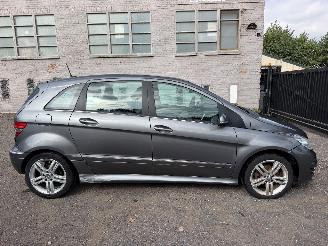 skadebil auto Mercedes B-klasse CDI 2010/4