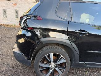 Peugeot 2008 GT LINE picture 17