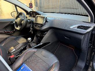 Peugeot 2008 GT LINE picture 23