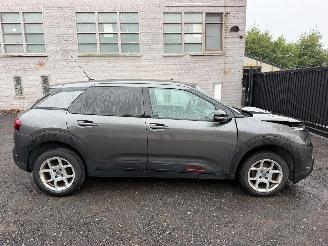 Vaurioauto  passenger cars Citroën C4 cactus CACTUS FLAIR 2019/5