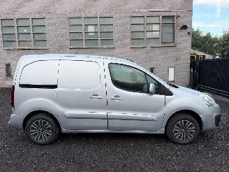dommages fourgonnettes/vécules utilitaires Peugeot Partner PREMIUM 2018/10