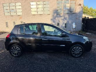Coche accidentado Renault Clio ICE WATCH 2011/4