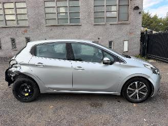 Schadeauto Peugeot 208 ALLURE 2018/4