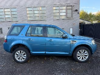 Vaurioauto  passenger cars Land Rover Freelander 2 TD4 SE 2013/4