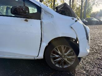 Toyota Yaris 1.5 picture 3