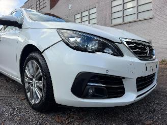 Peugeot 308 II SW FÃ‰LINE picture 3